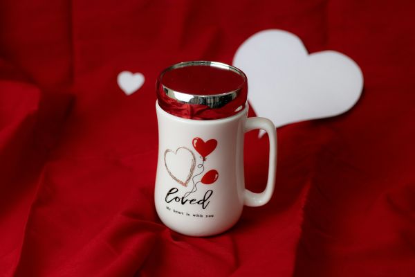 Cadeaux originaux pour un anniversaire de mariage : le mug sur mesure