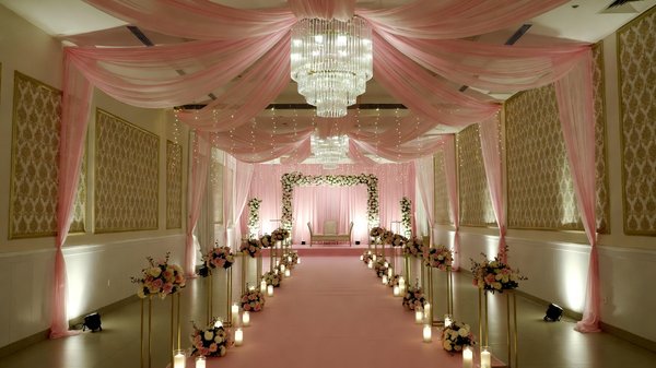 Décoration mariage rose et doré : idées et conseils pour un jour mémorable